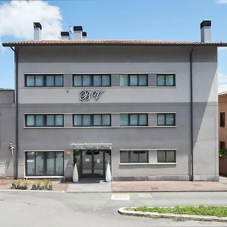 Berri Versalles Rentería